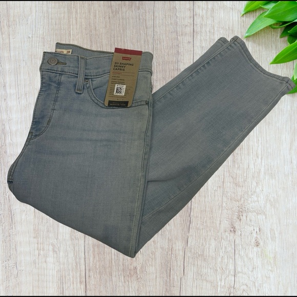 Levi's Capri size 28 Women's Denim Jeans NWT - Picture 3 of 6